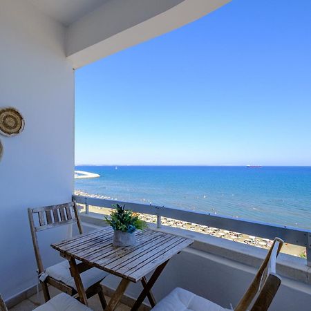 Lazuli Sea View Beachfront- Ap 61 Larnaca Exterior photo