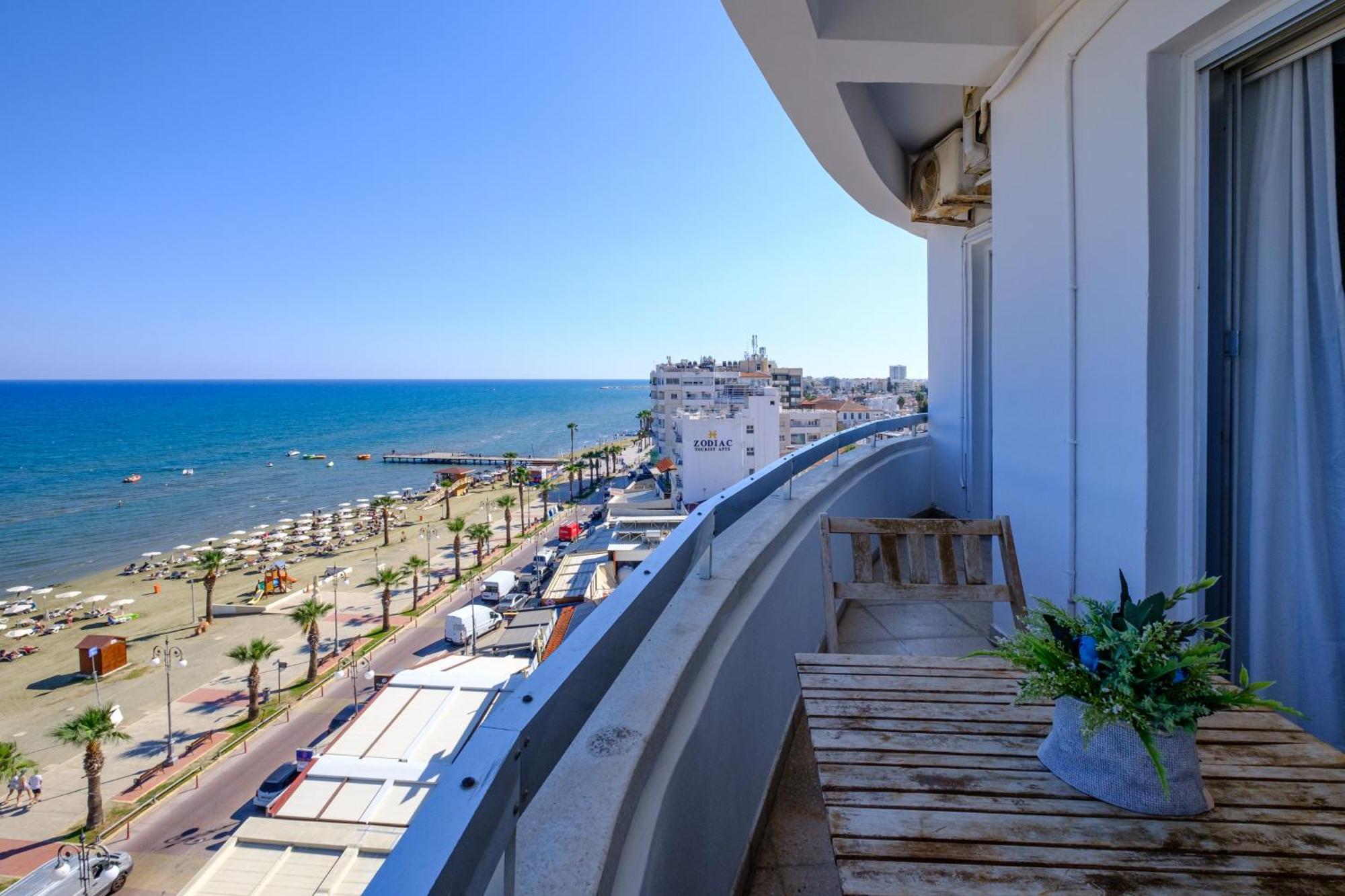 Lazuli Sea View Beachfront- Ap 61 Larnaca Exterior photo