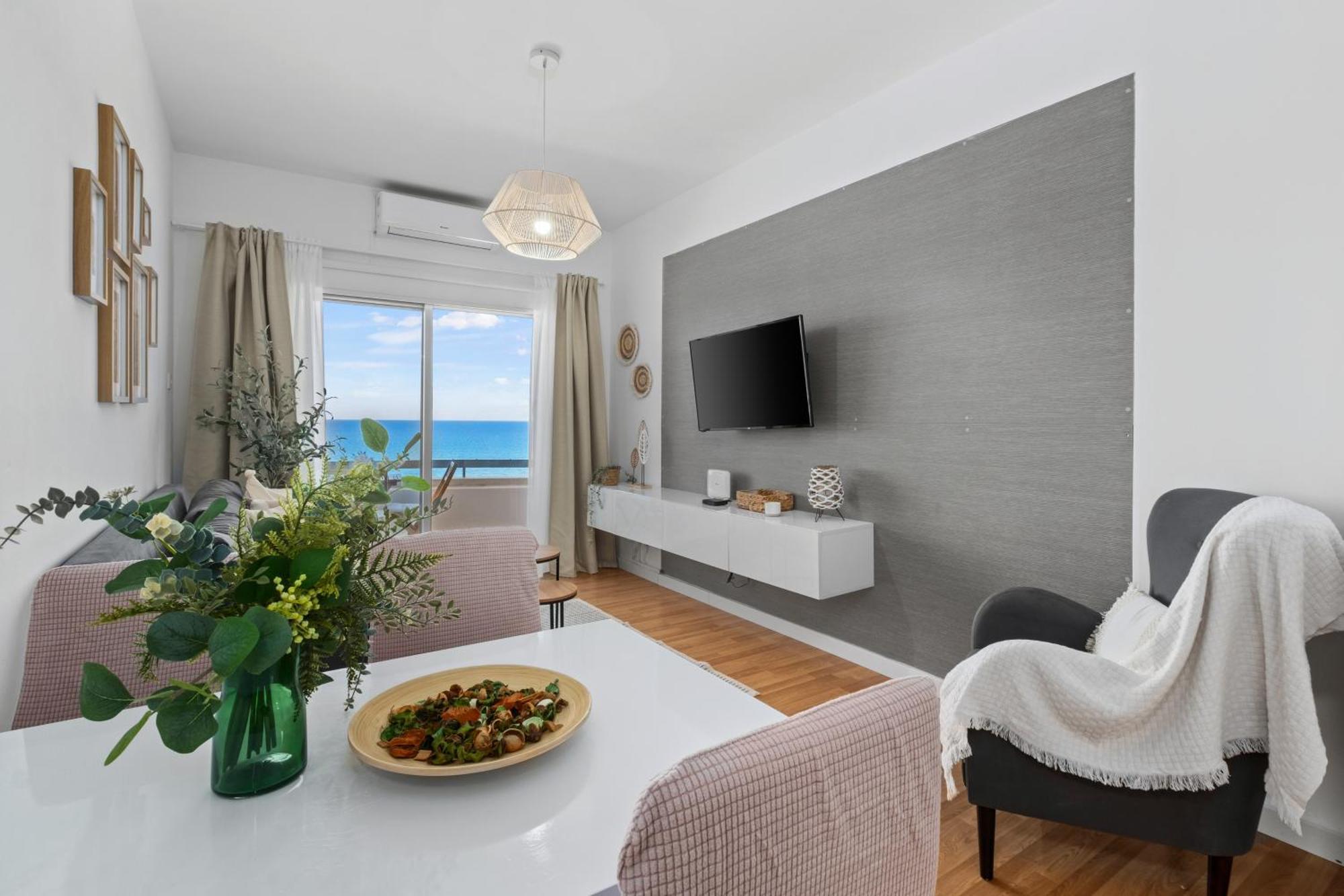 Lazuli Sea View Beachfront- Ap 61 Larnaca Exterior photo