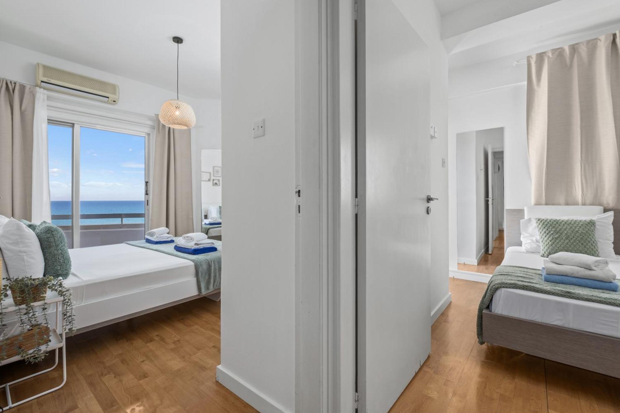 Lazuli Sea View Beachfront- Ap 61 Larnaca Exterior photo